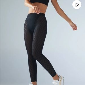 SavageXFenty: Peak Performance High-Waist Mesh Legging